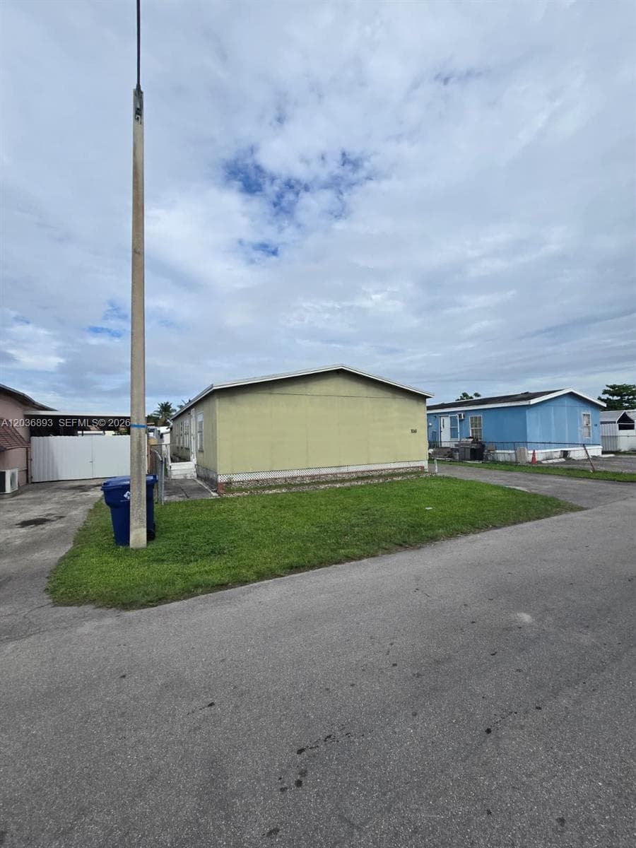 1061 SW 131 PL, Miami, FL 33184 — zdjęcie 2