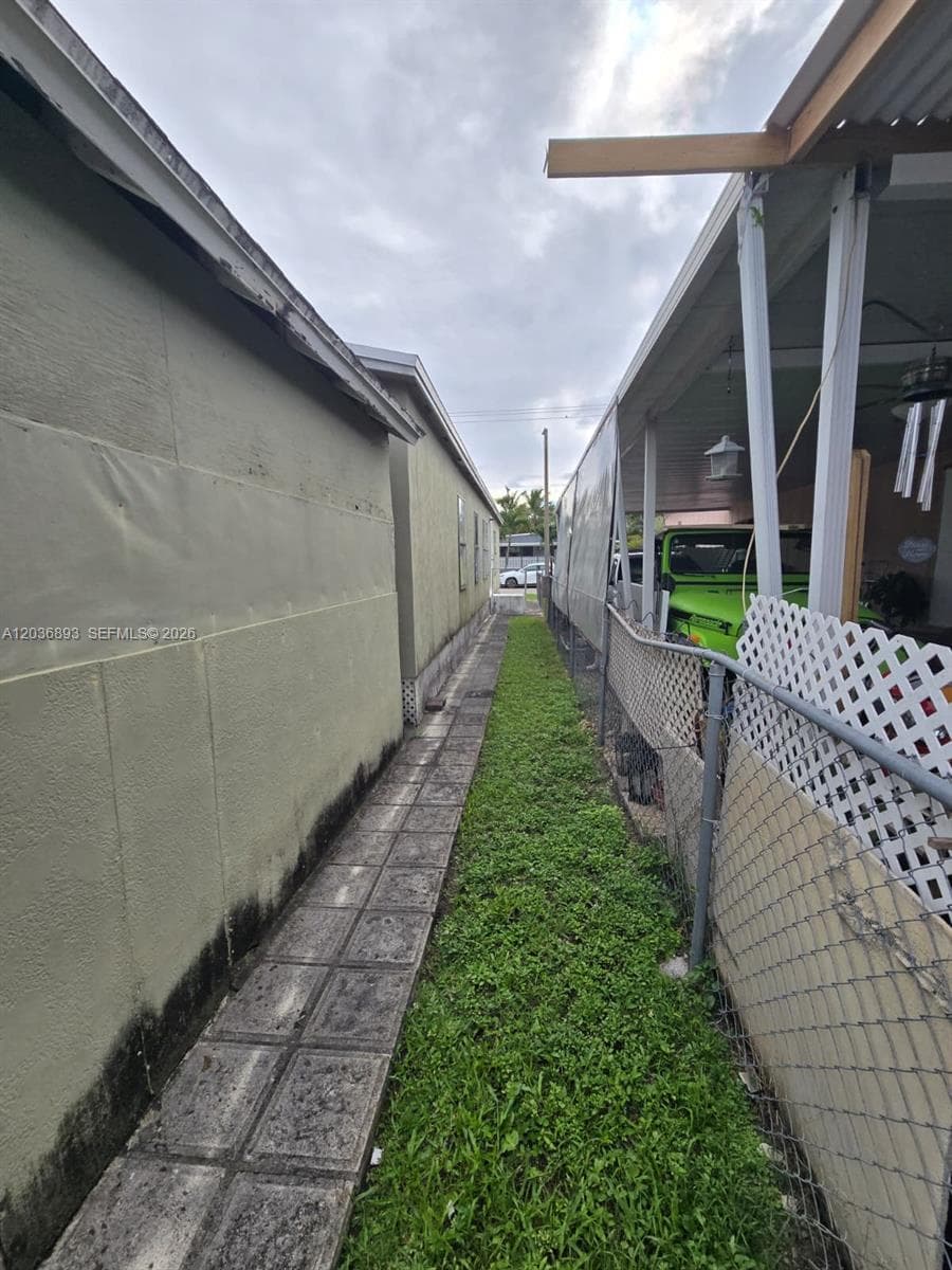 1061 SW 131 PL, Miami, FL 33184 — zdjęcie 5