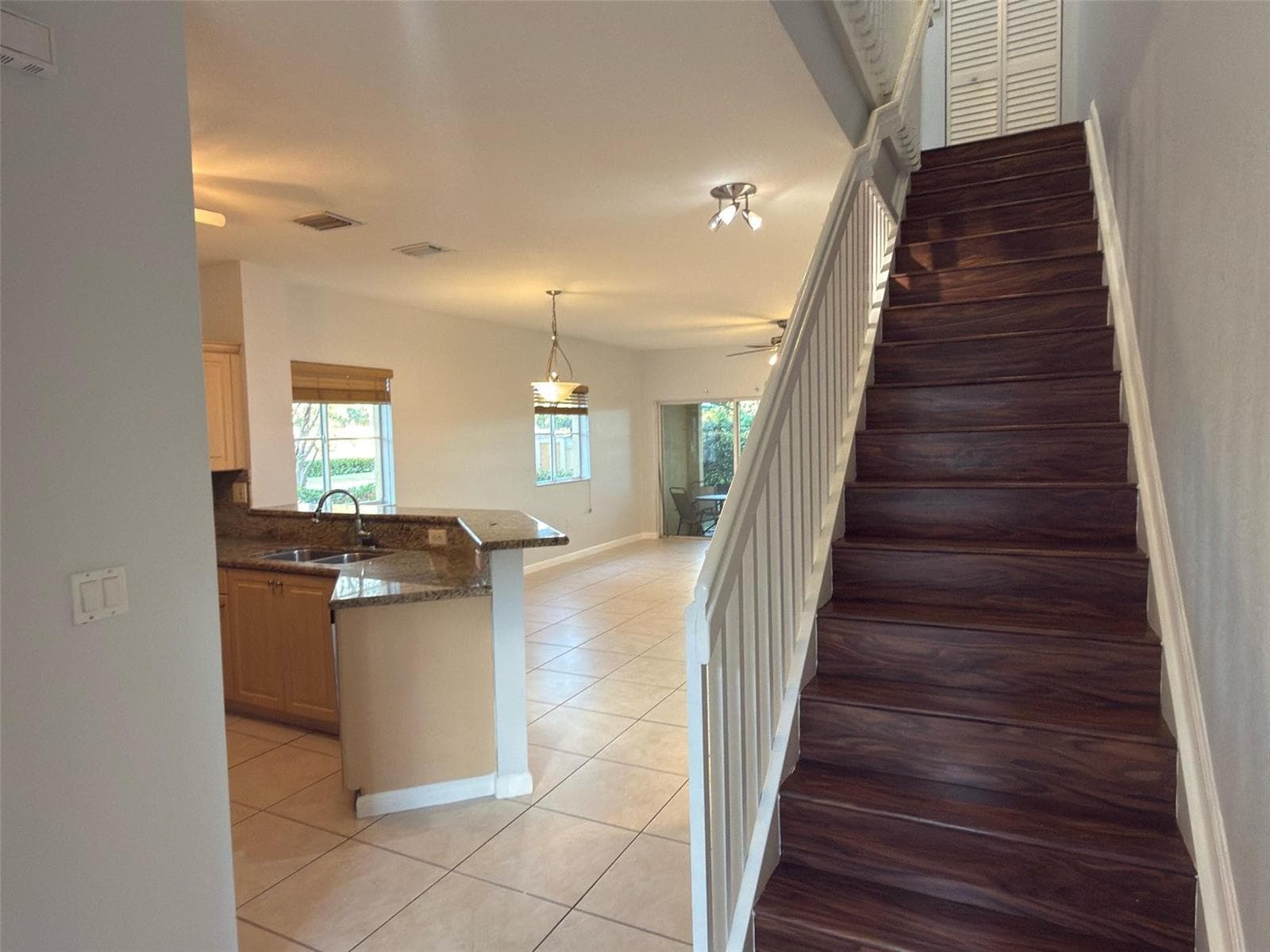 8320 Santa Monica Avenue # 8320, Tamarac, FL 33321 — zdjęcie 5