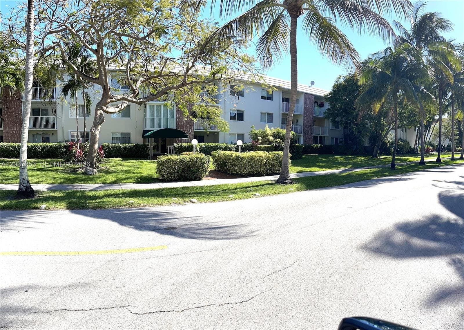 240 Galen Dr # 214, Key Biscayne, FL 33149 — zdjęcie 2