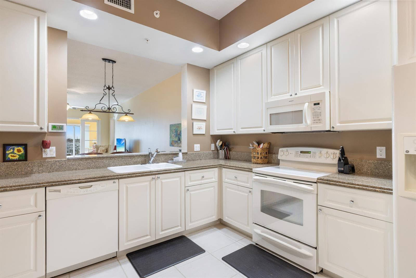 33 Harbour Isle Drive W # 201, Fort Pierce, FL 34949 — zdjęcie 5