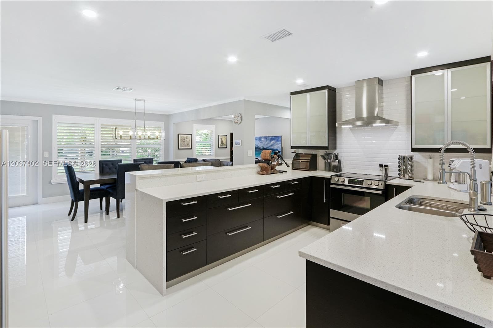 424 NE 27th Dr, Wilton Manors, FL 33334 — zdjęcie 2