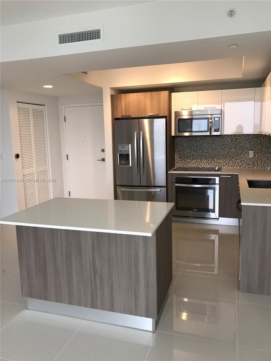 5300 NW 85 AVE # 703, Doral, FL 33166 — zdjęcie 2