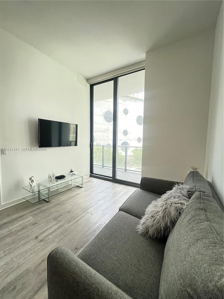 501 NE 31st St # 202, Miami, FL 33137 — zdjęcie 3