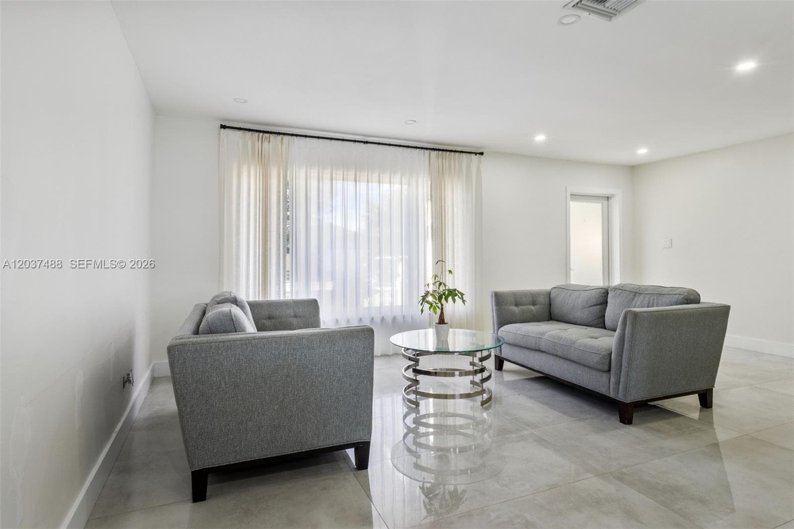 8014 NW 101st Ave, Tamarac, FL 33321 — zdjęcie 2