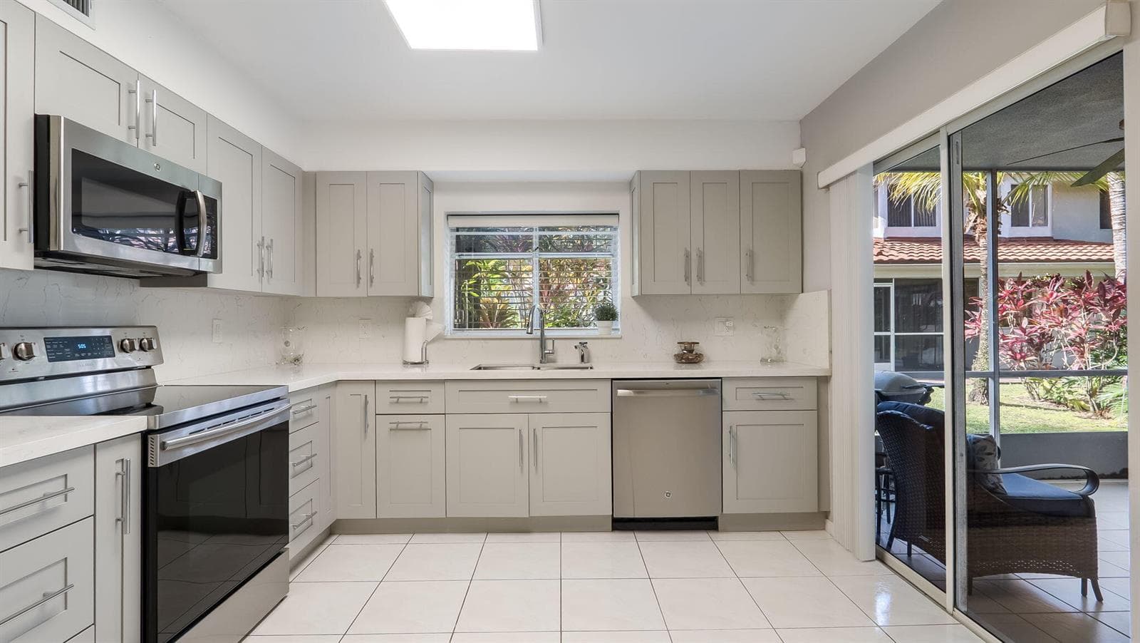 9265 NW 9th Court, Plantation, FL 33324 — zdjęcie 2