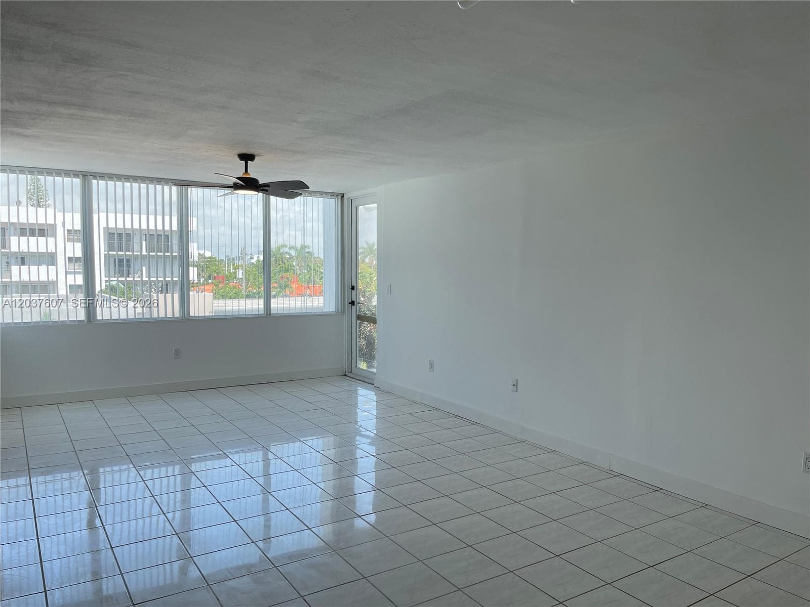 8233 Harding Ave # 408, Miami Beach, FL 33141 — zdjęcie 5