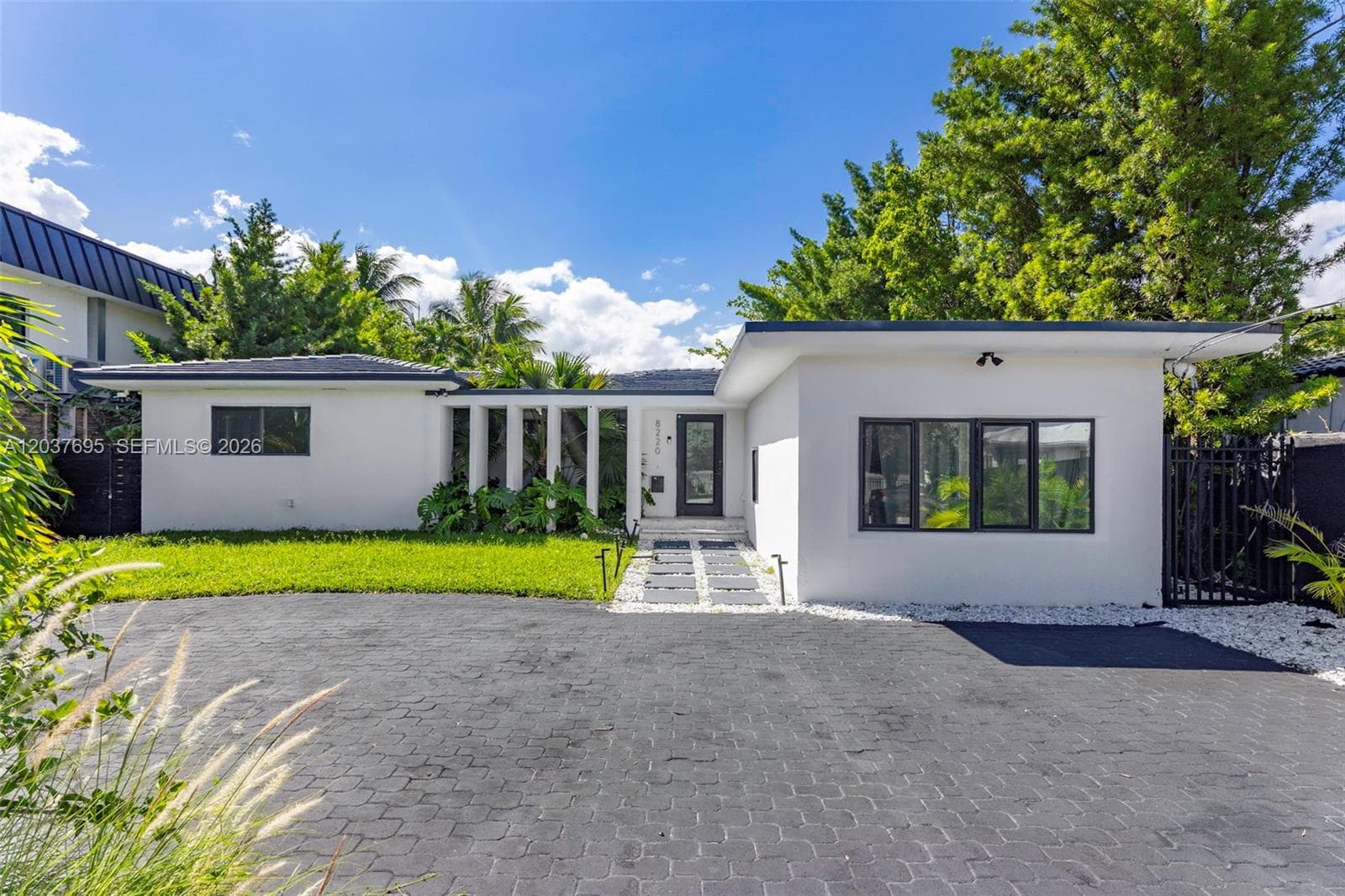 8220 Hawthorne Ave, Miami Beach, FL 33141 — zdjęcie 3