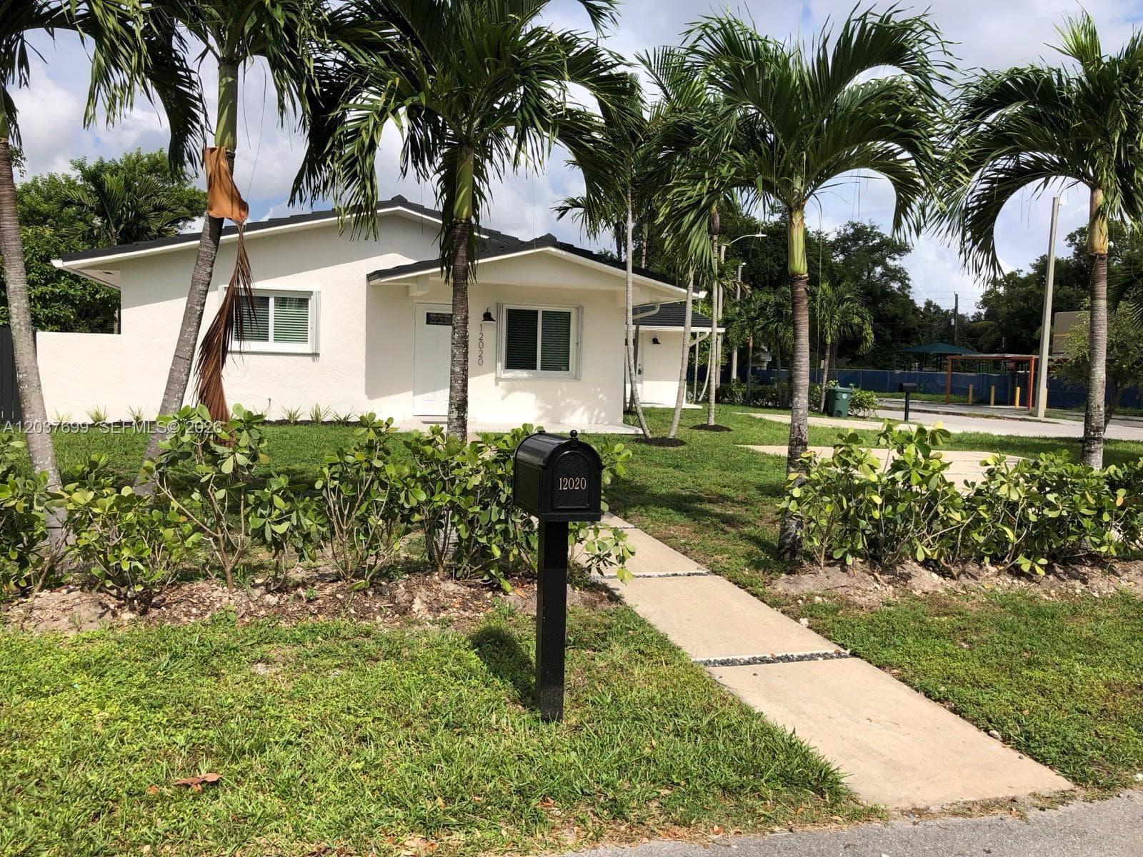 12020 NE 12th Ct # 12020, Biscayne Park, FL 33161 — zdjęcie 5