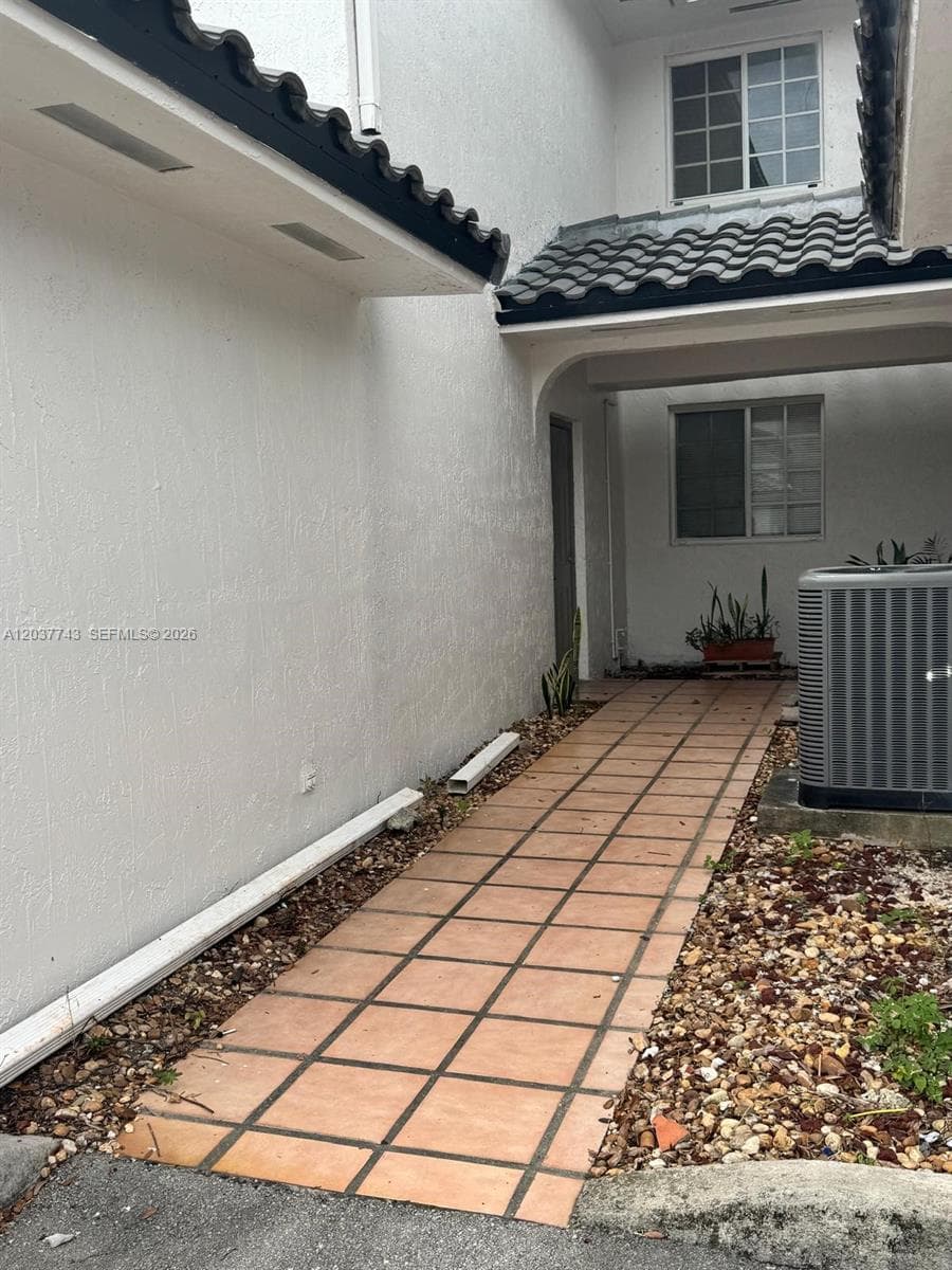 7502 NW 175th St # 7502, Hialeah, FL 33015 — zdjęcie 2