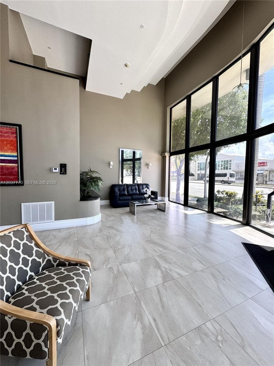 1690 SW 27th Ave # 502, Miami, FL 33145 — zdjęcie 3