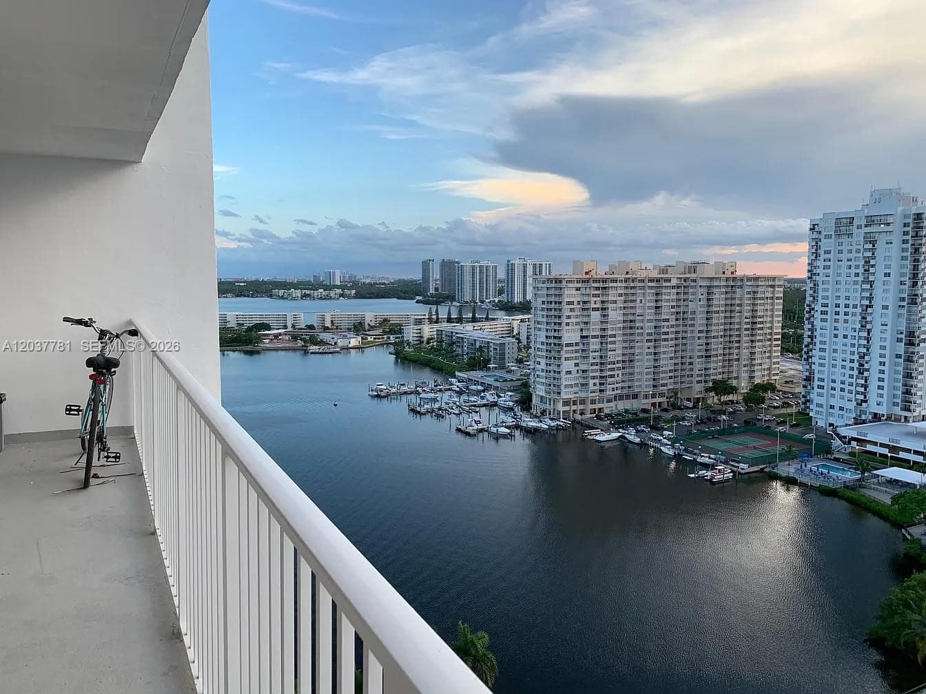 2801 NE 183rd St # 2107W, Aventura, FL 33160 — zdjęcie 2