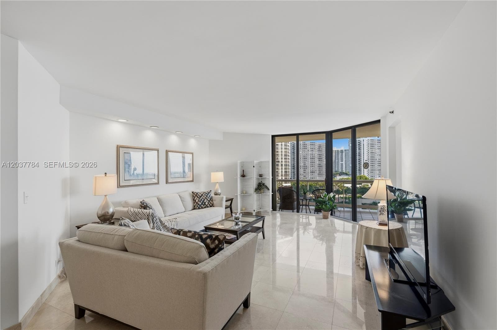 20191 E Country Club Dr # 803, Aventura, FL 33180 — zdjęcie 2