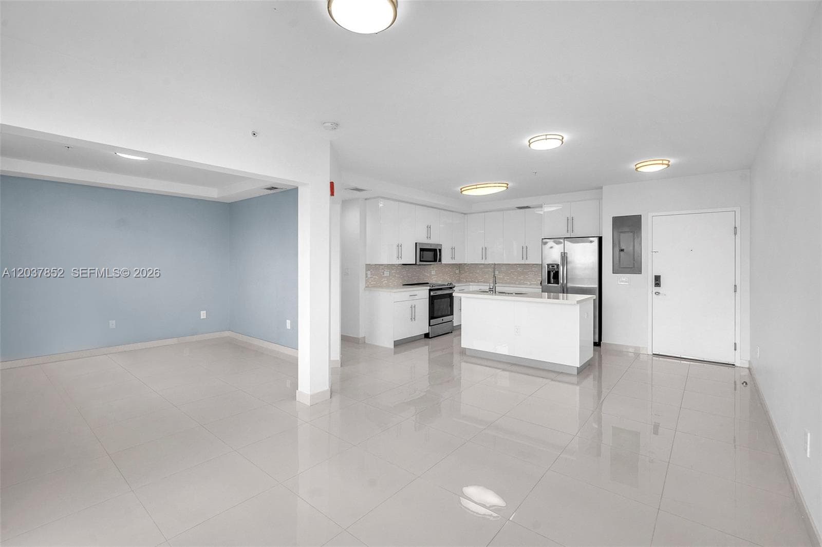 2651 NE 212th Ter # 301, Miami, FL 33180 — zdjęcie 4
