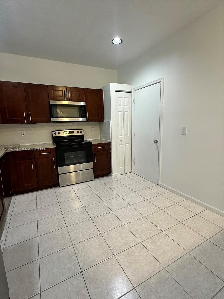 5541 NW 90th Ter, Sunrise, FL 33351 — zdjęcie 4