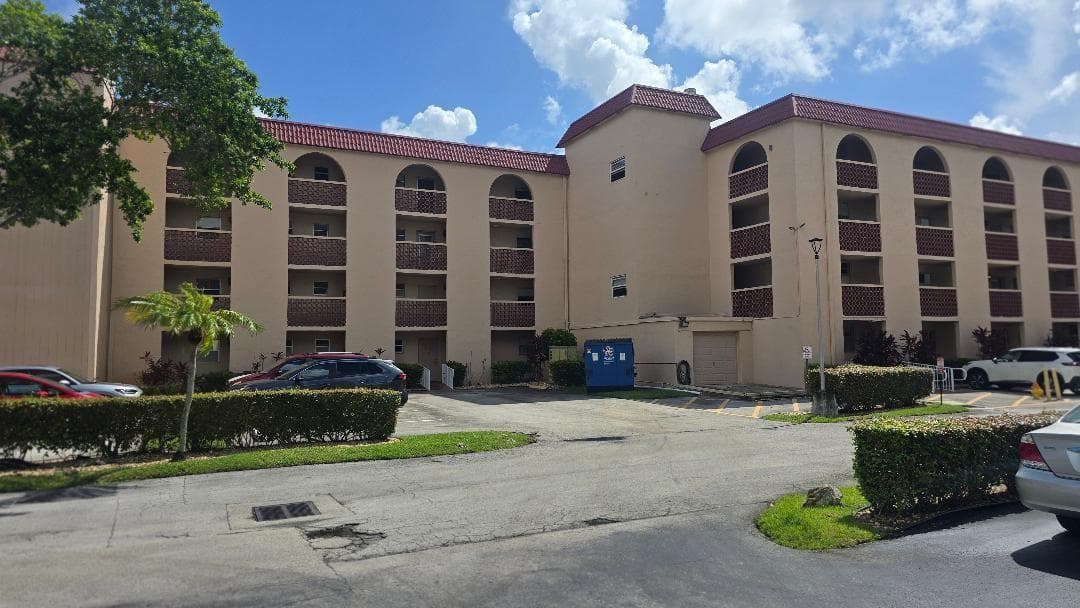 3251 Holiday Springs Boulevard # 302, Margate, FL 33063 — zdjęcie 3