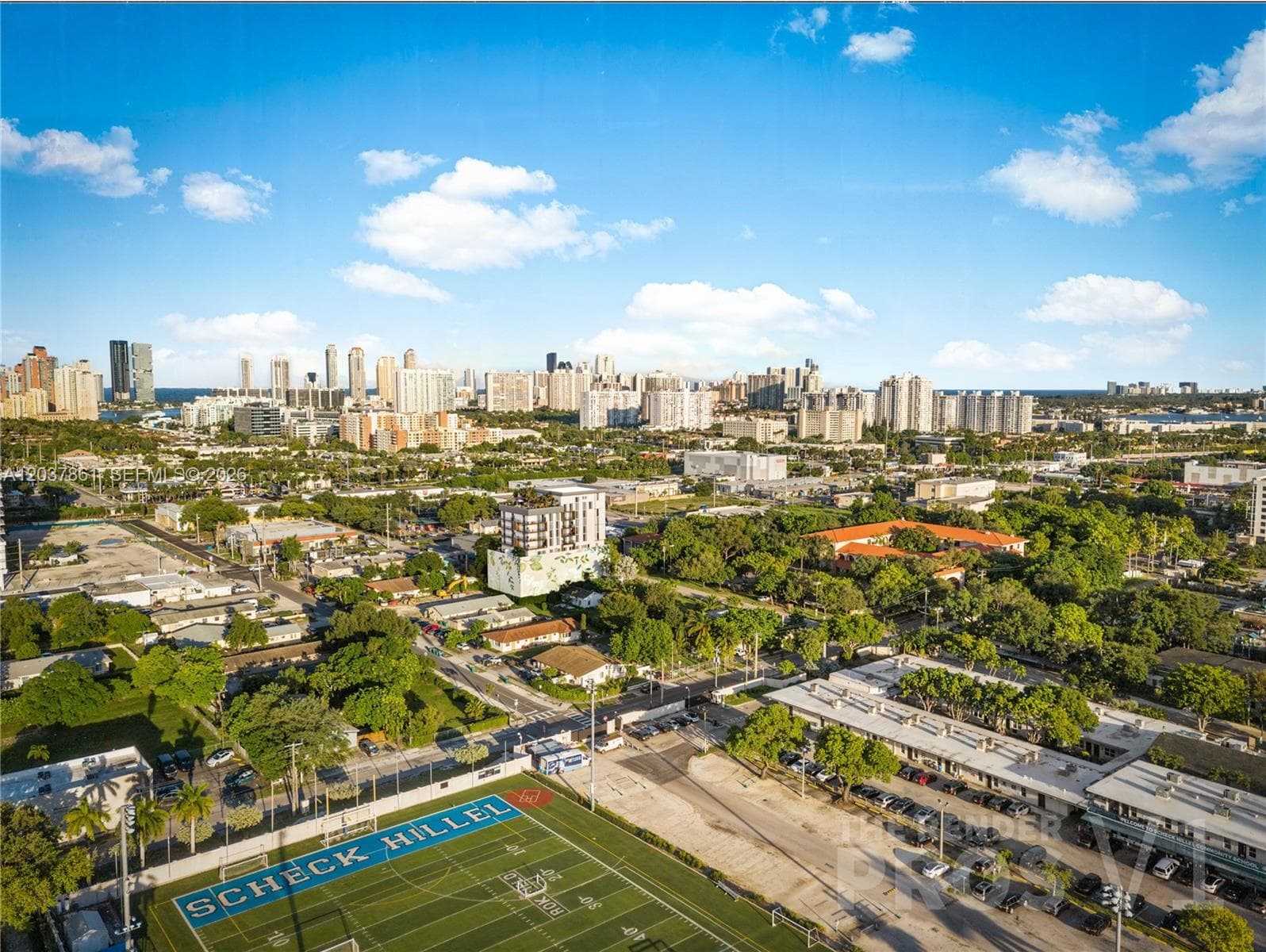 2557 NE 190th St # 602, Miami, FL 33180 — zdjęcie 3