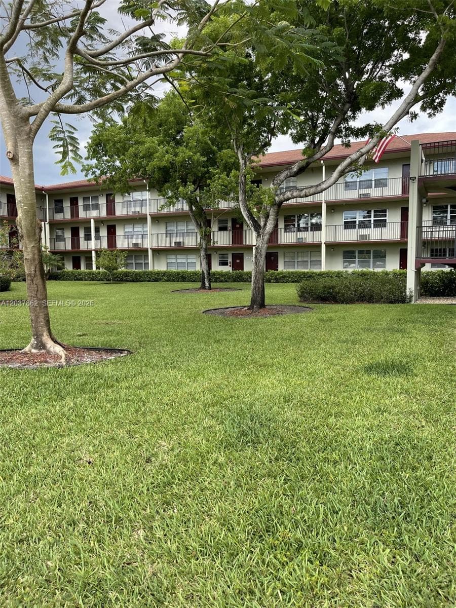 151 SW 135th Ter # 108T, Pembroke Pines, FL 33027 — zdjęcie 2