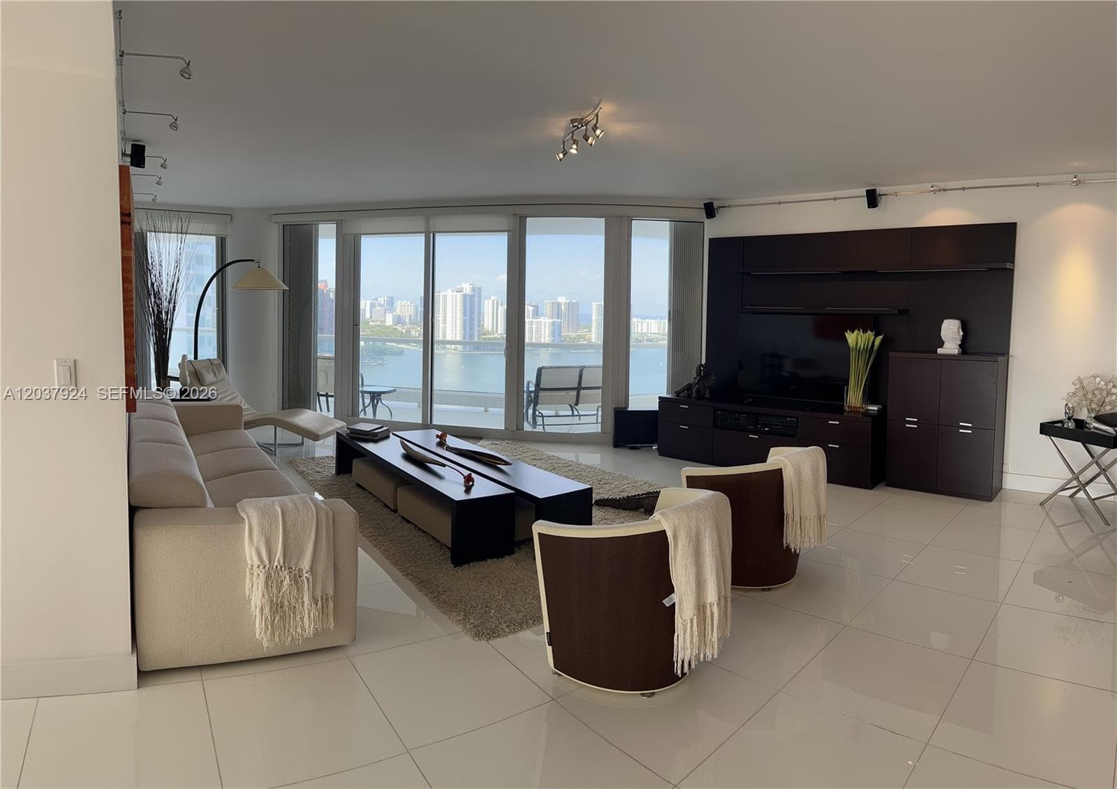 7000 Island Blvd # 2407, Aventura, FL 33160 — zdjęcie 5