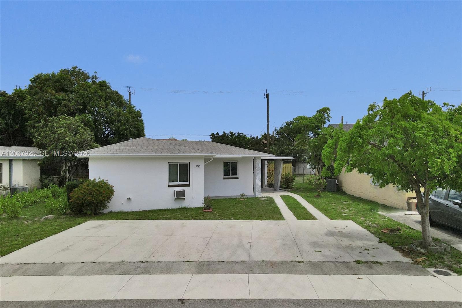2343 NW 28th St, Oakland Park, FL 33311 — zdjęcie 3