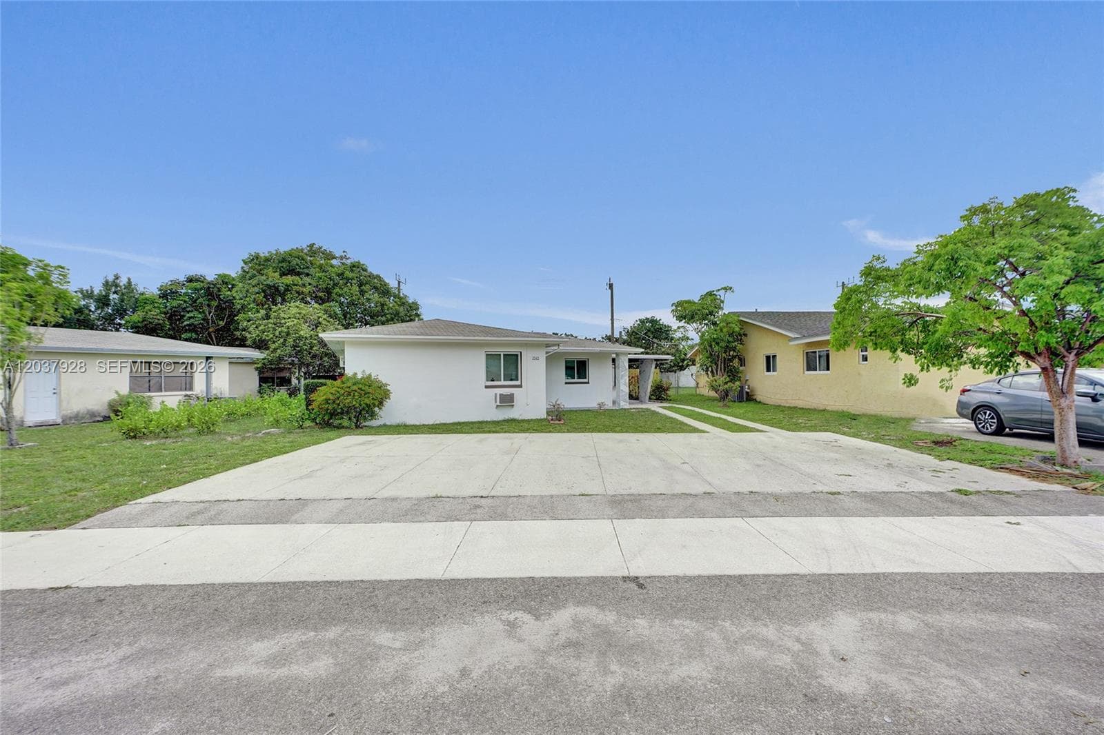 2343 NW 28th St, Oakland Park, FL 33311 — zdjęcie 4