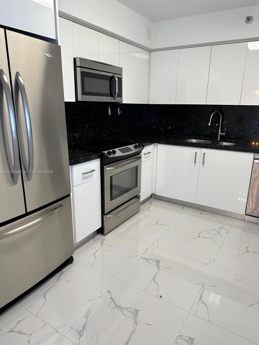 3530 Mystic Pointe Dr # 3208, Aventura, FL 33180 — zdjęcie 3