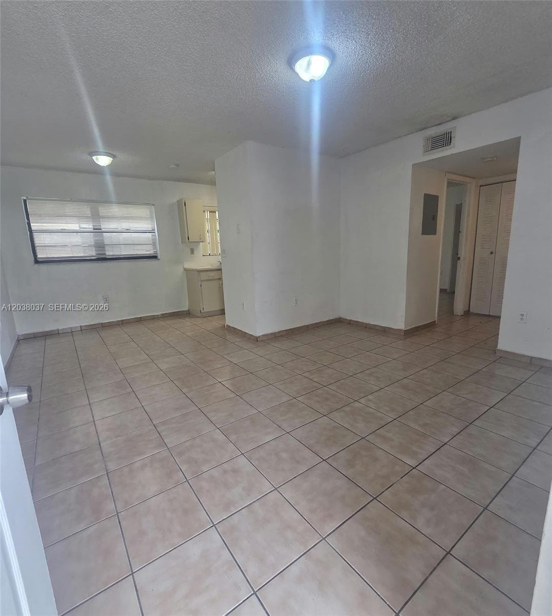 2560 W 60th St # 104, Hialeah, FL 33016 — zdjęcie 5