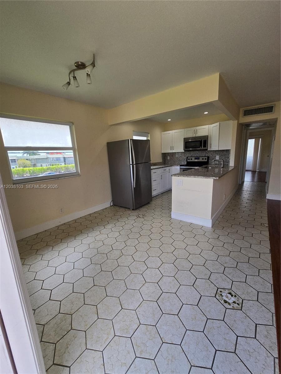 121 Saxony C # 121, Delray Beach, FL 33446 — zdjęcie 5