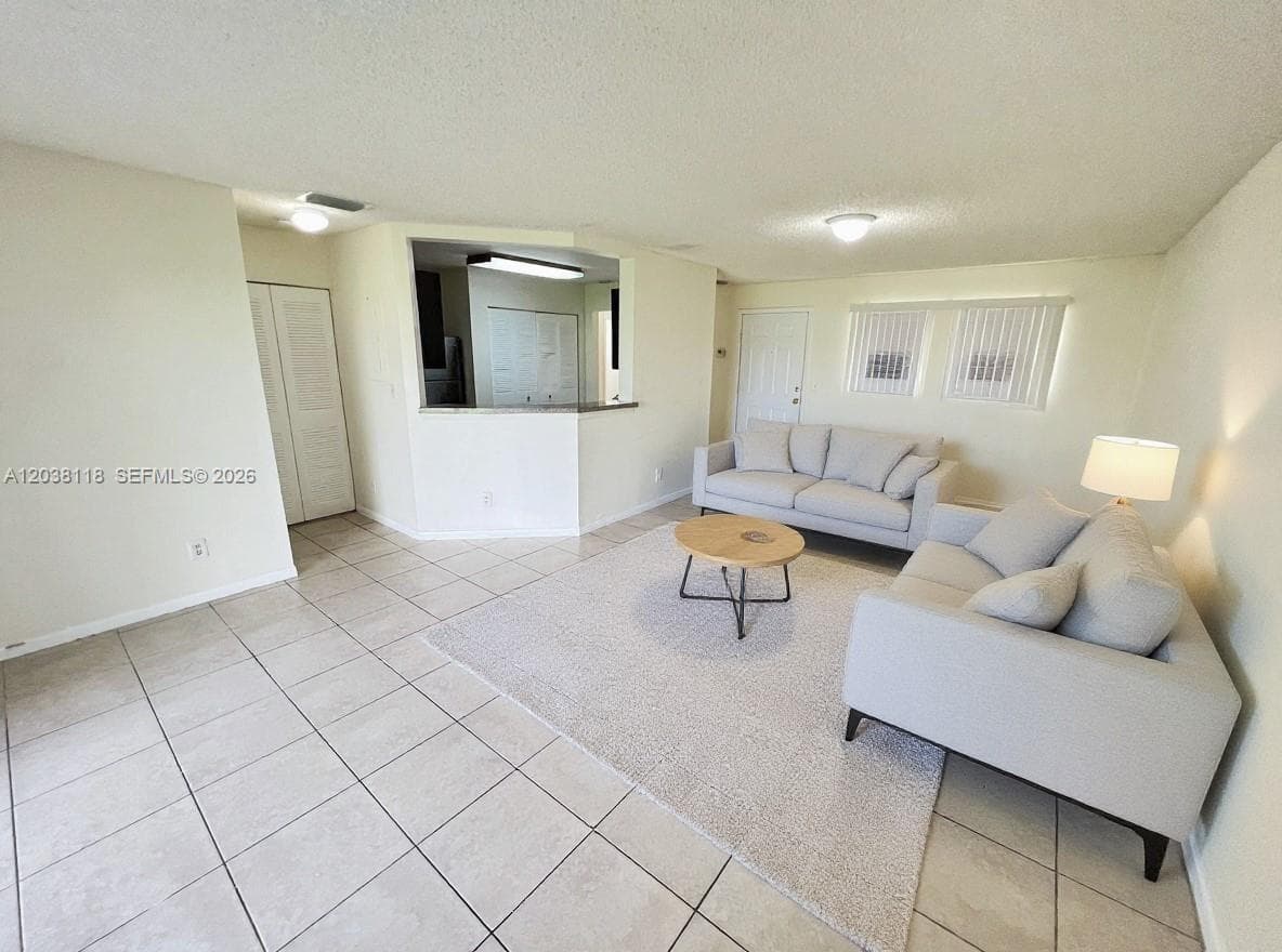 3417 NW 44th St # 104, Oakland Park, FL 33309 — zdjęcie 5