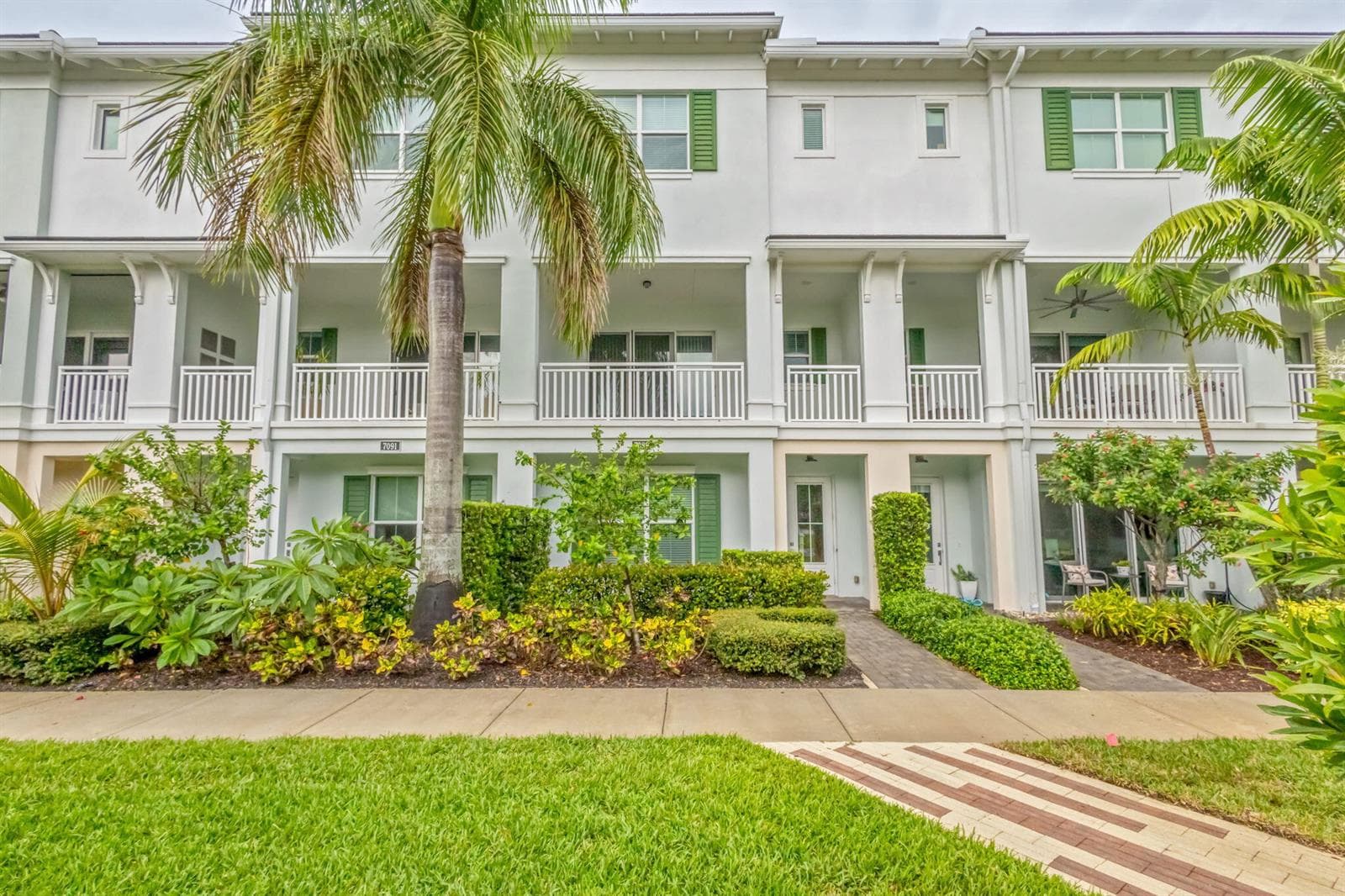 7089 Edison Place, Palm Beach Gardens, FL 33418 — zdjęcie 2
