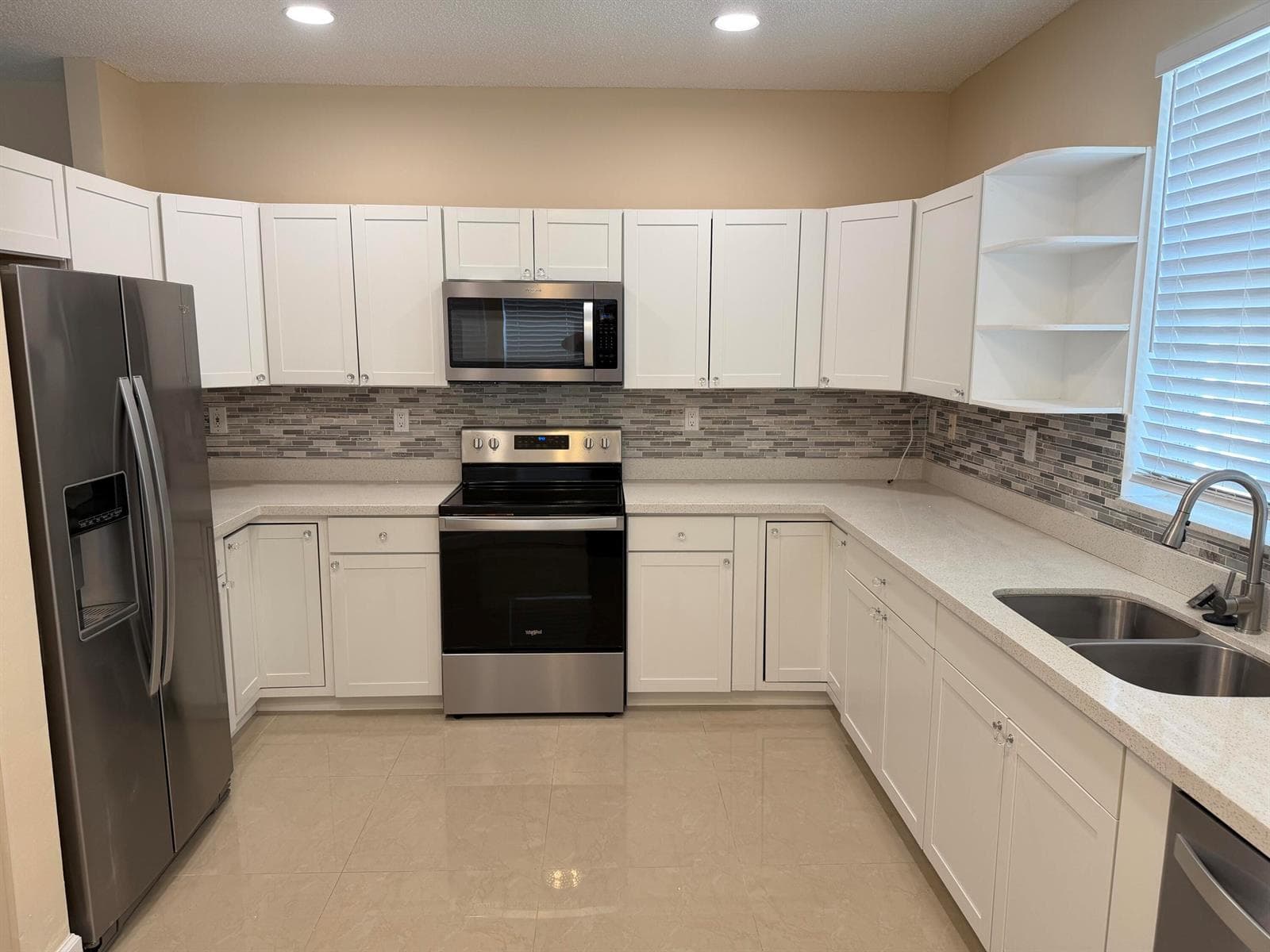 940 Doveplum Court, Hollywood, FL 33019 — zdjęcie 2