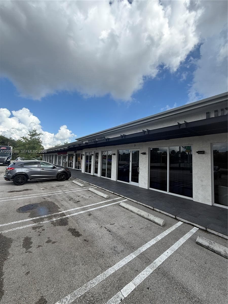 8205 NW 12th St, Doral, FL 33126 — zdjęcie 2