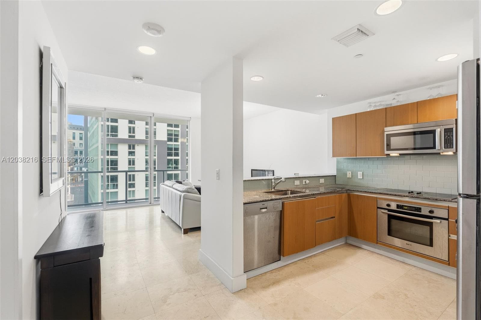 1050 Brickell Ave # 2112, Miami, FL 33131 — zdjęcie 2