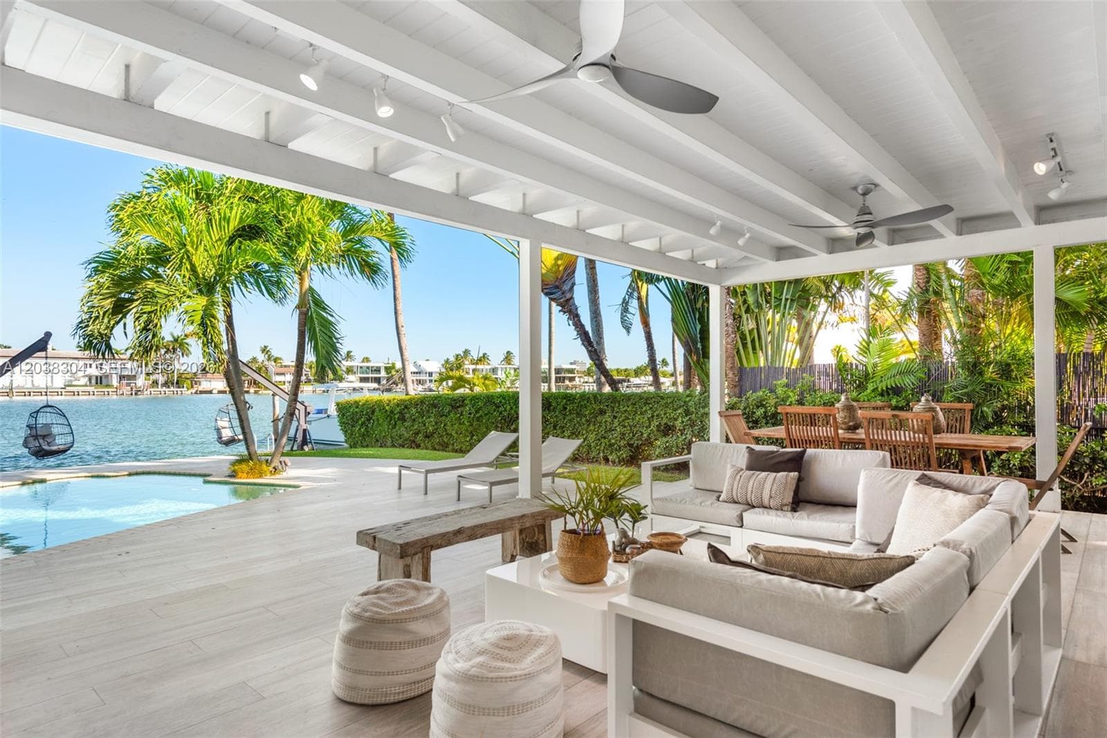 365 N Shore Dr, Miami Beach, FL 33141 — zdjęcie 2