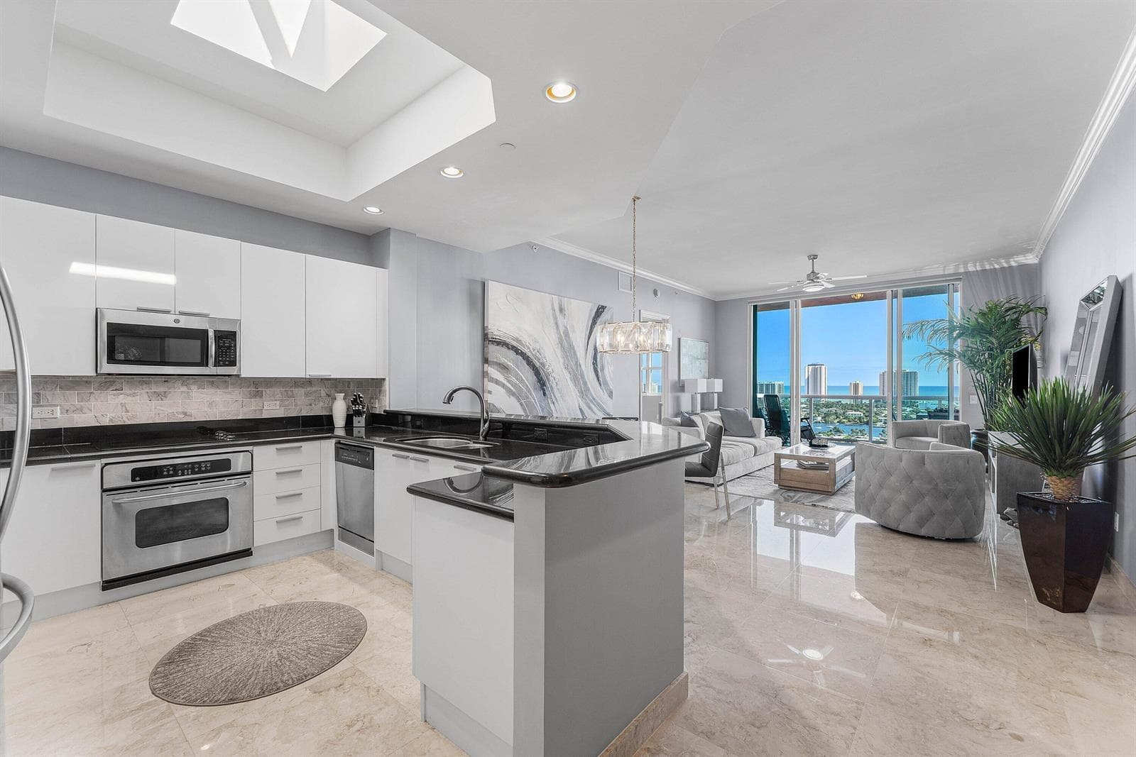 2640 Lake Shore Drive # 2215, Riviera Beach, FL 33404 — zdjęcie 2