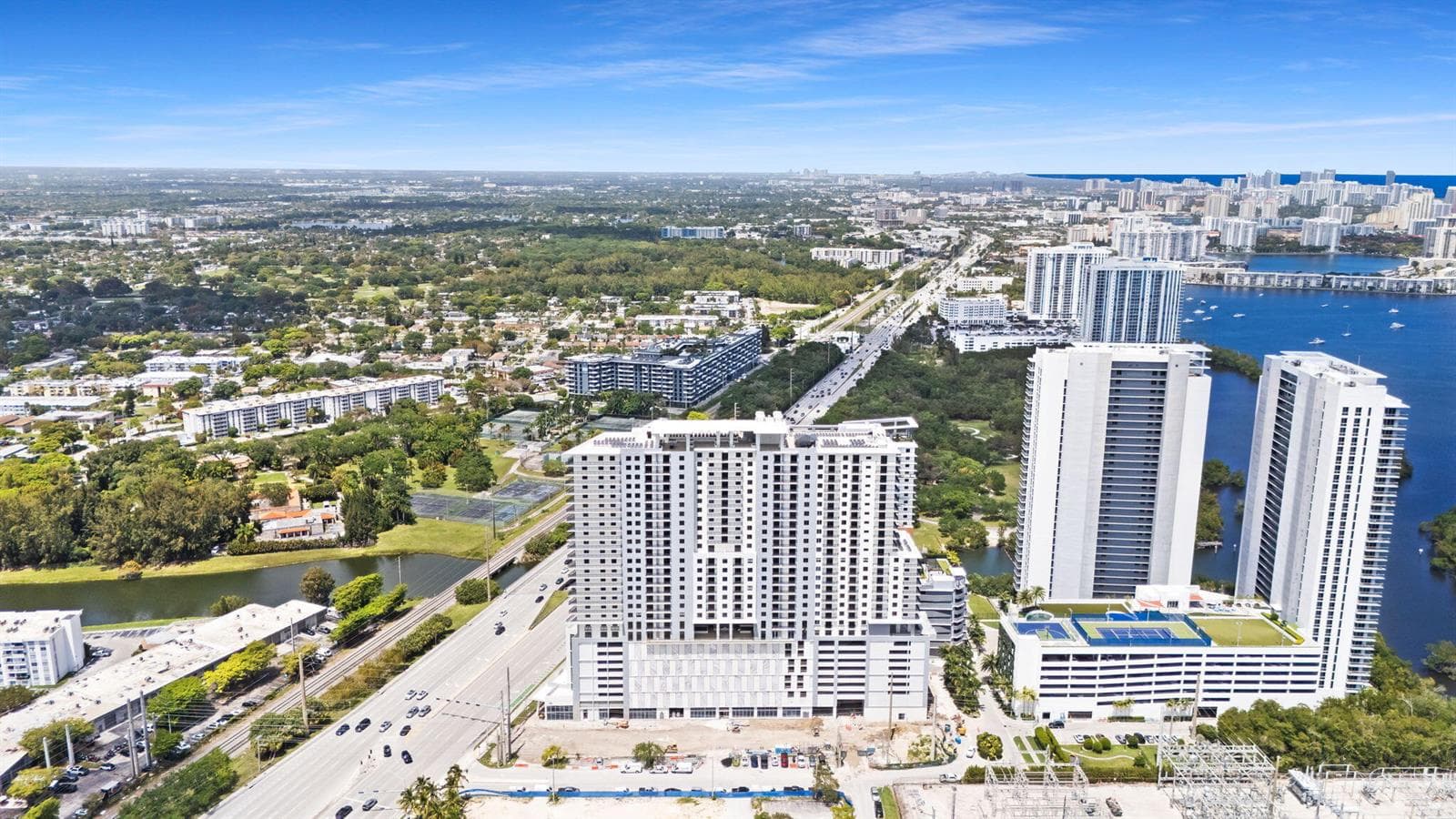 16375 Biscayne Boulevard, North Miami Beach, FL 33160 — zdjęcie 5