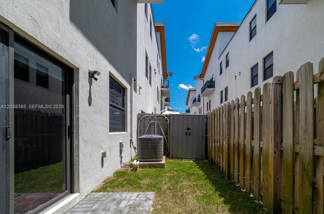10443 NW 82nd St # 8, Doral, FL 33178 — zdjęcie 5