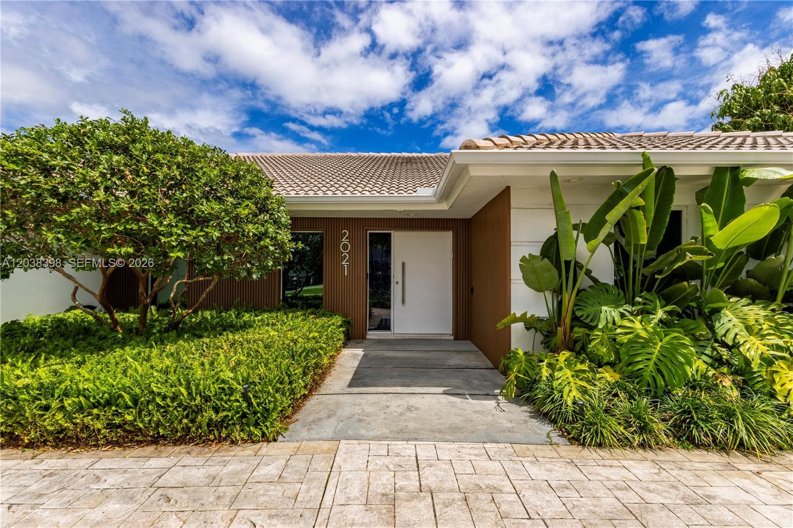 2021 NE 212th St, Miami, FL 33179 — zdjęcie 2