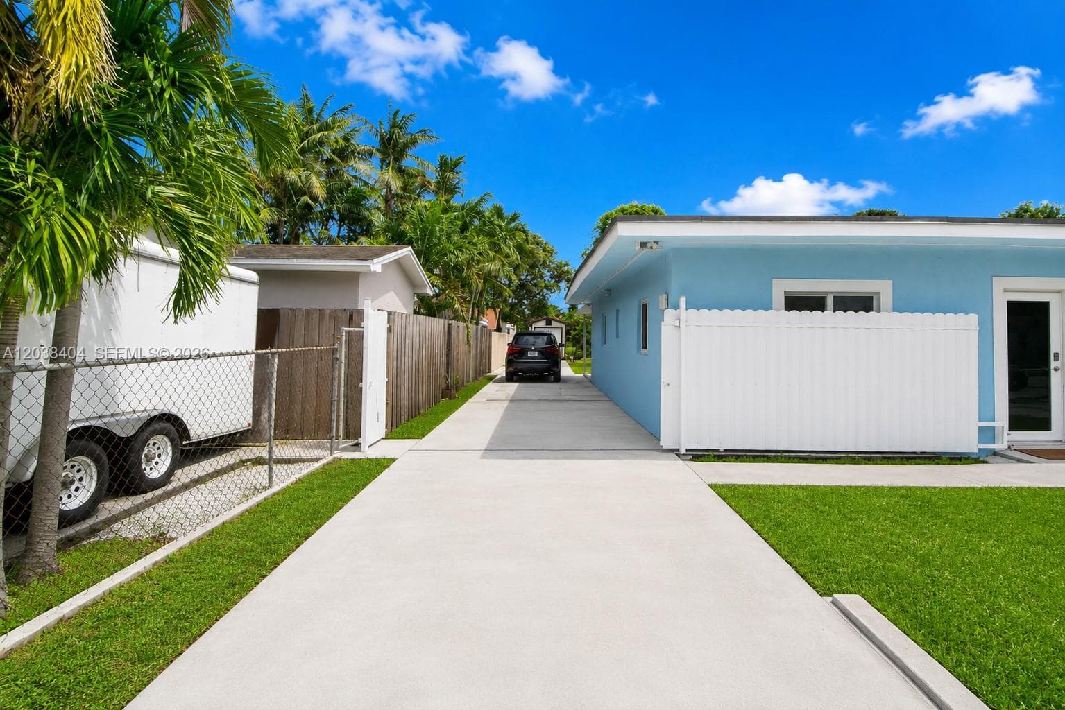 572 E 38th St, Hialeah, FL 33013 — zdjęcie 4