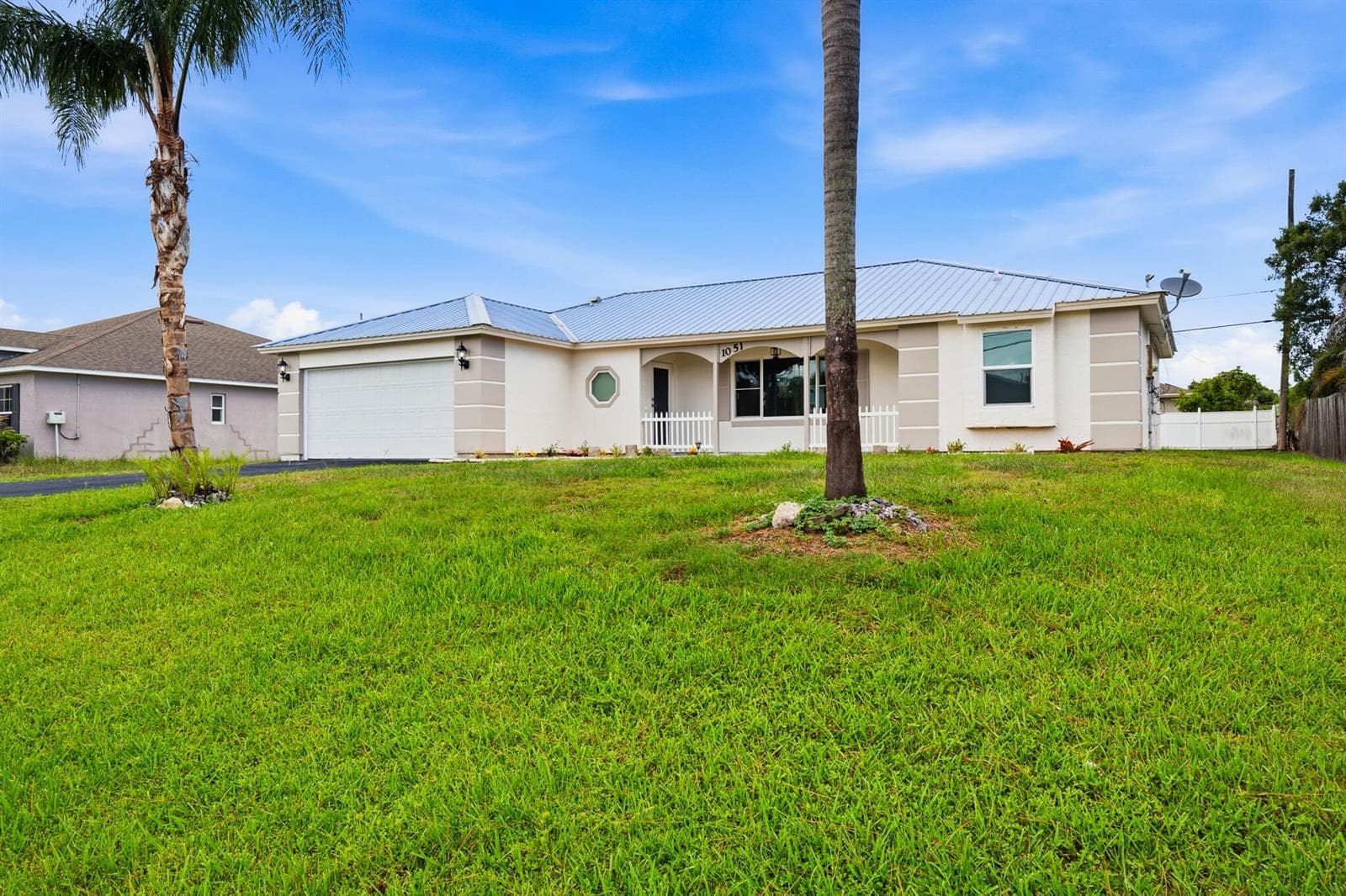 1051 SW Dubois Avenue, Port St. Lucie, FL 34953 — zdjęcie 2