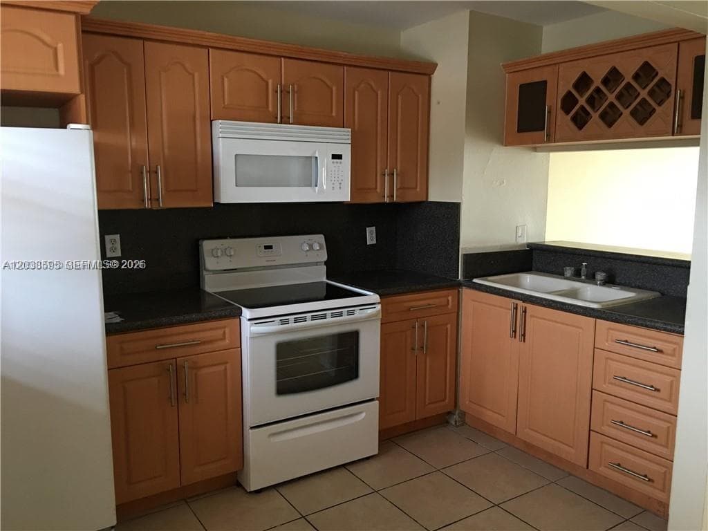 315 NW 109th Ave # 207, Miami, FL 33172 — zdjęcie 5