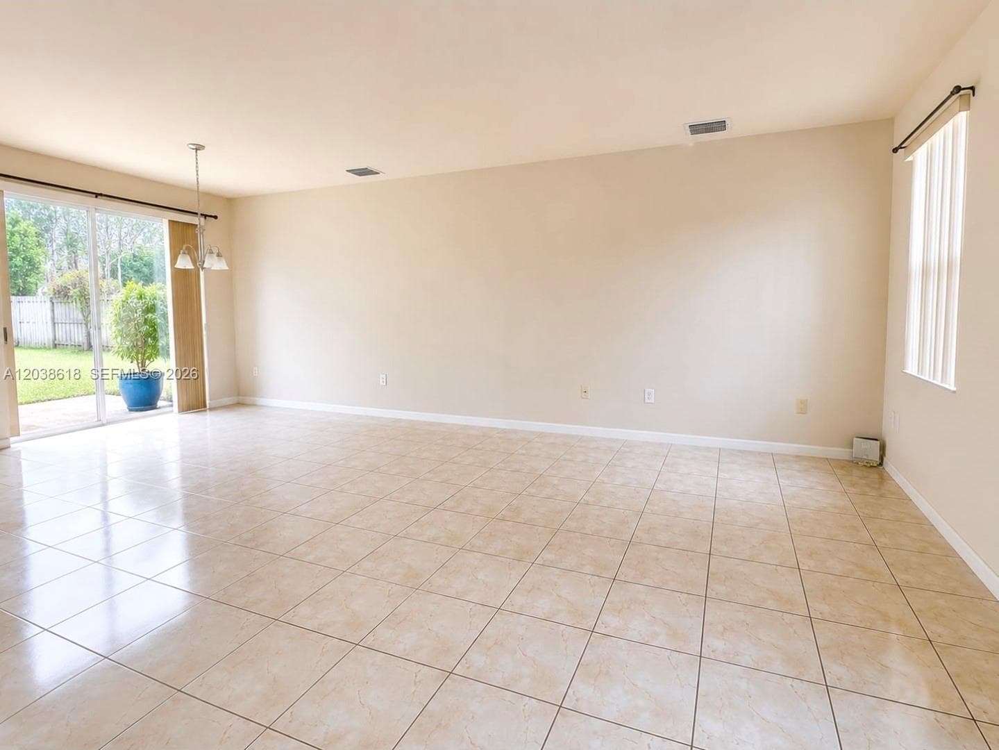 641 E Mowry Ct, Homestead, FL 33030 — zdjęcie 2