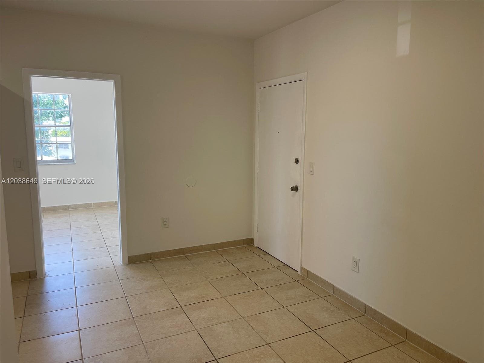 1043 NW 2nd St # 14, Miami, FL 33128 — zdjęcie 4