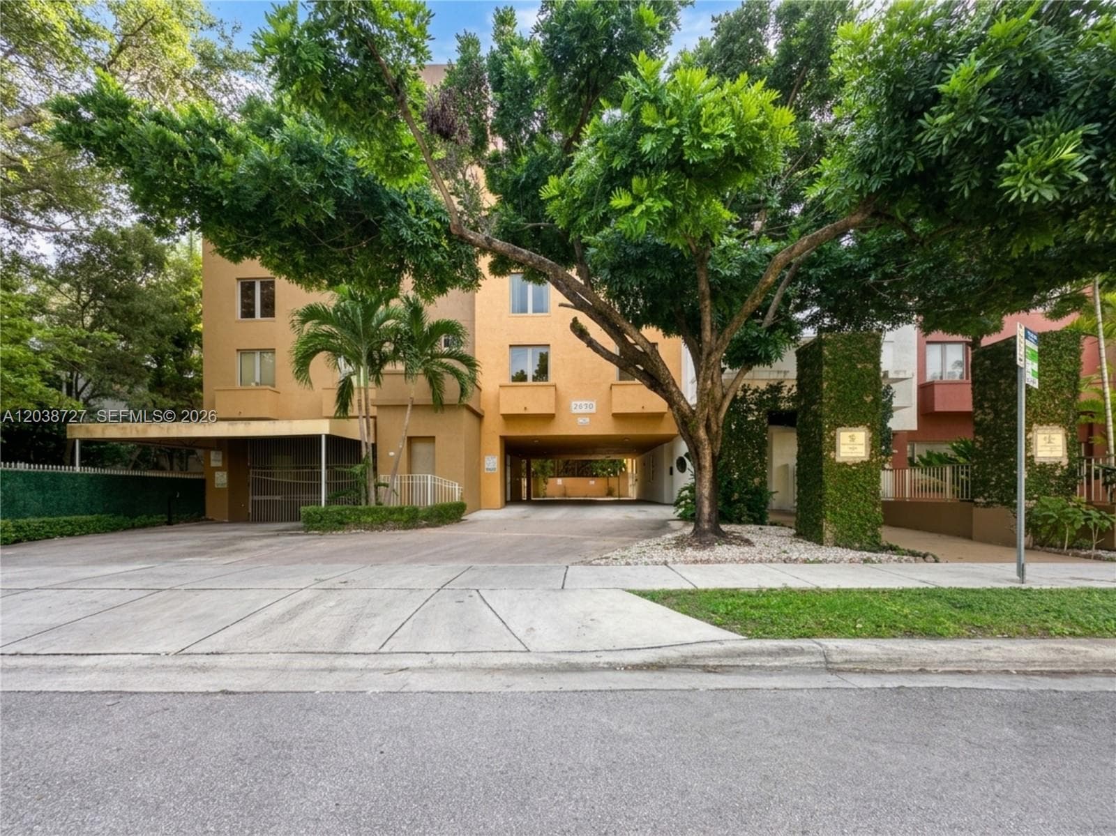 2630 SW 28th St # 44, Miami, FL 33133 — zdjęcie 2
