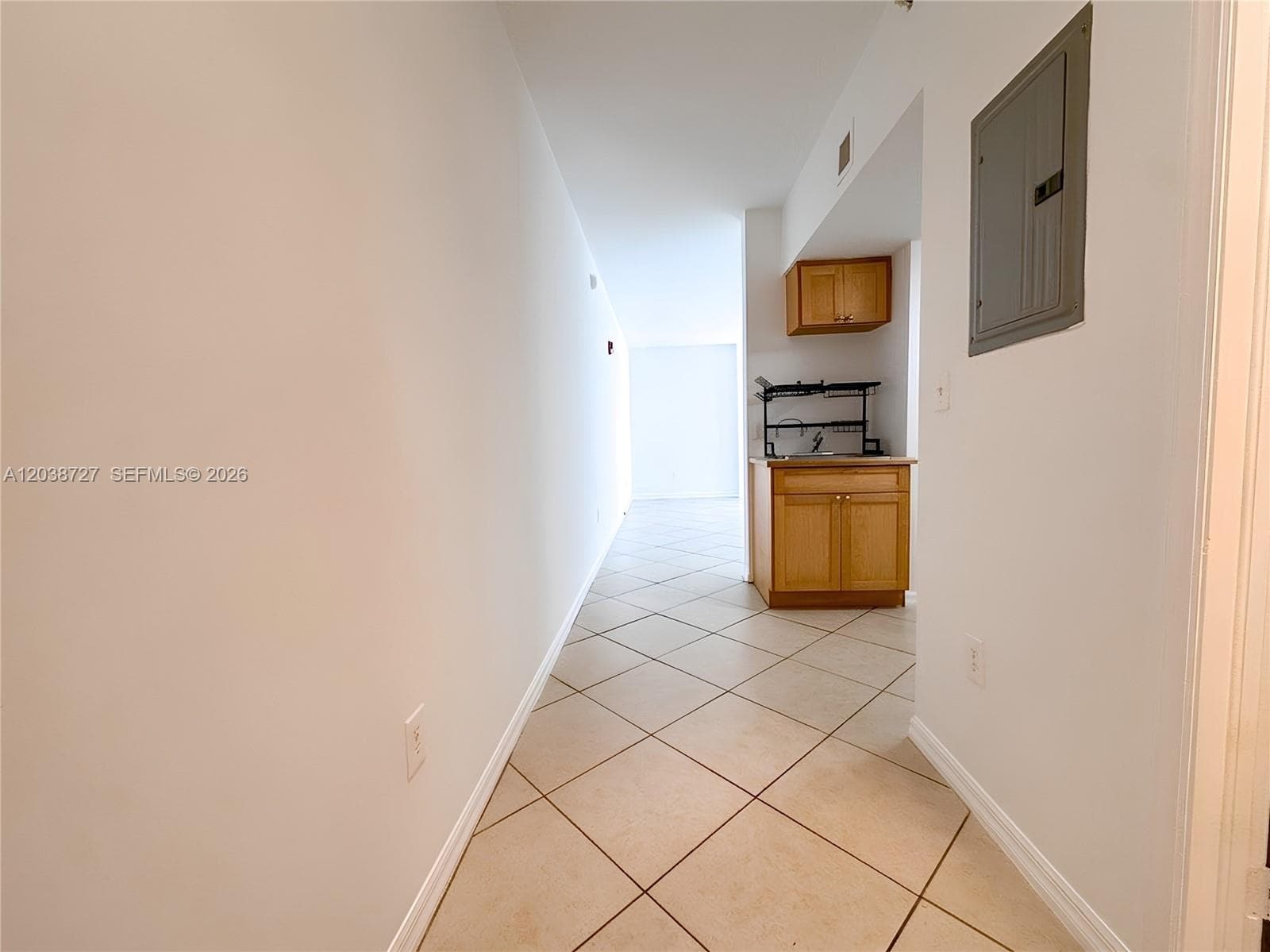 2630 SW 28th St # 44, Miami, FL 33133 — zdjęcie 3
