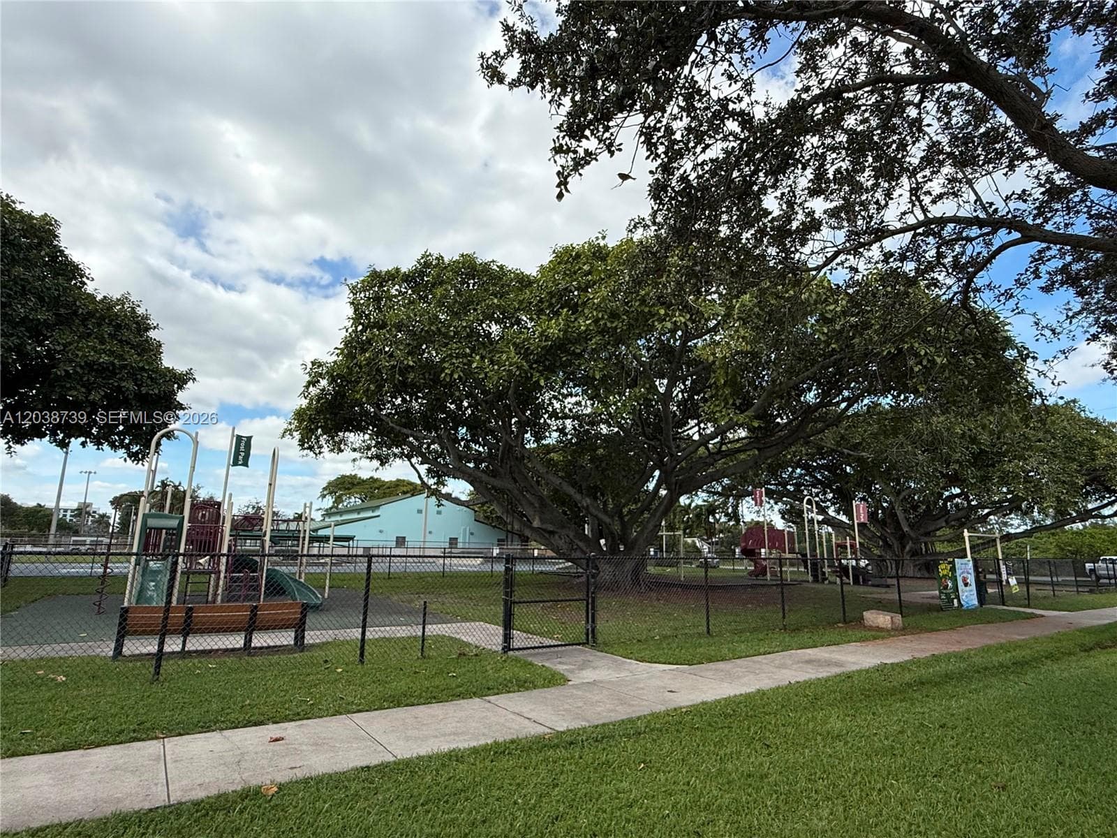 610 NE 2nd St # 301, Dania Beach, FL 33004 — zdjęcie 3
