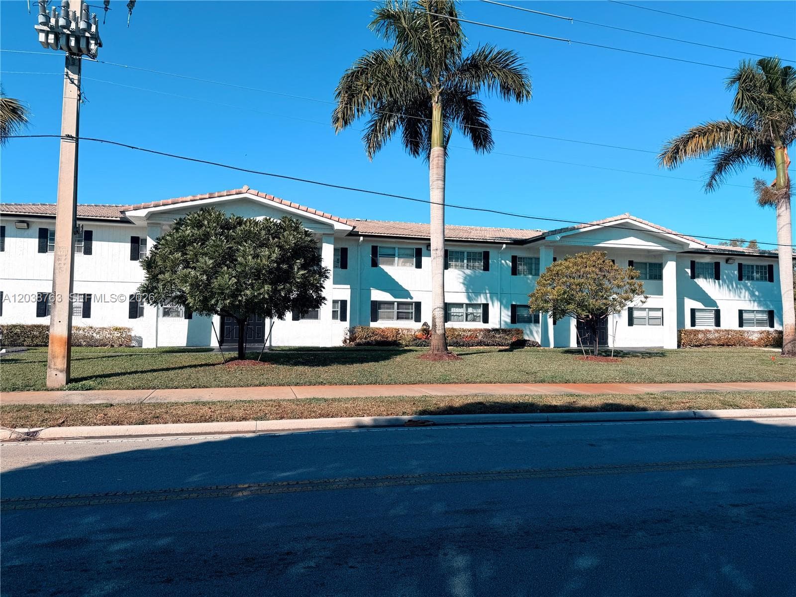 4240 Woodside Dr # 4, Coral Springs, FL 33065