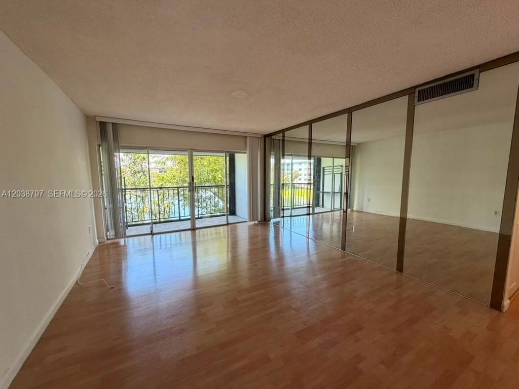 8775 Park Blvd # 318, Miami, FL 33172 — zdjęcie 2