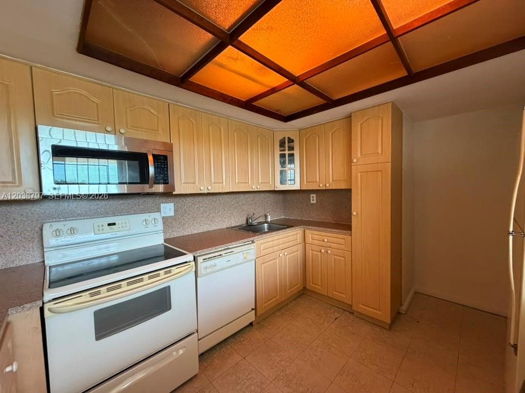 8775 Park Blvd # 318, Miami, FL 33172 — zdjęcie 4