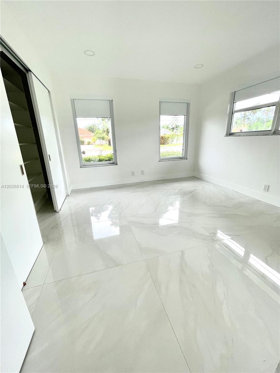 5721 Bayview Dr, Fort Lauderdale, FL 33308 — zdjęcie 5